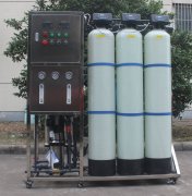 每小時(shí)出水4噸全自動(dòng)軟化水設(shè)備